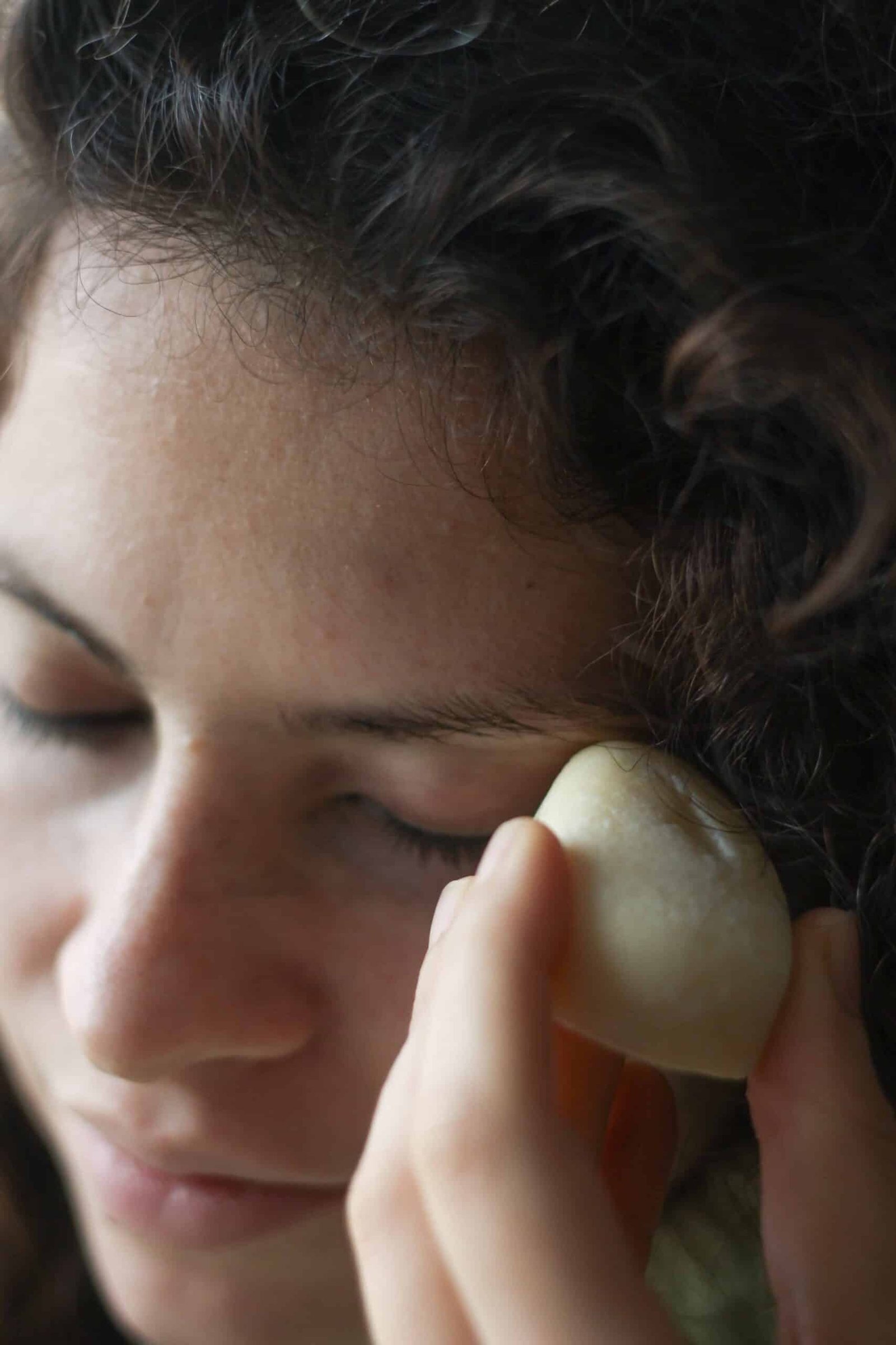 application de notre lait démaquillant naturel