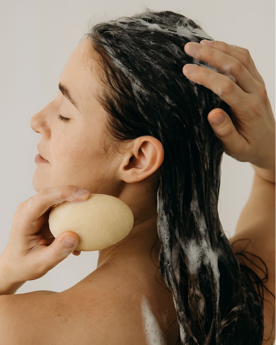 mousse shampoing solide pour cheveux secs ou bouclés Zefir
